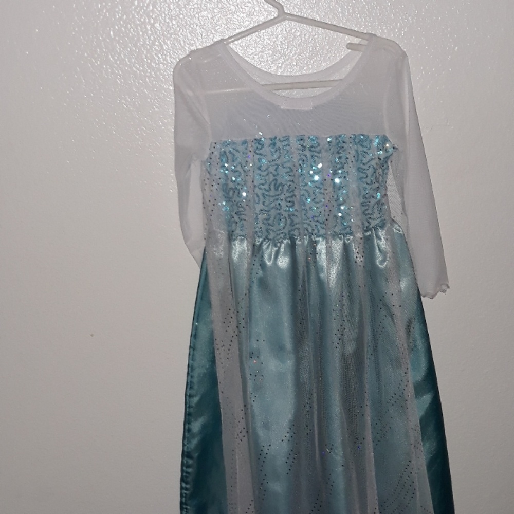 Dress - Picture 3 of 3